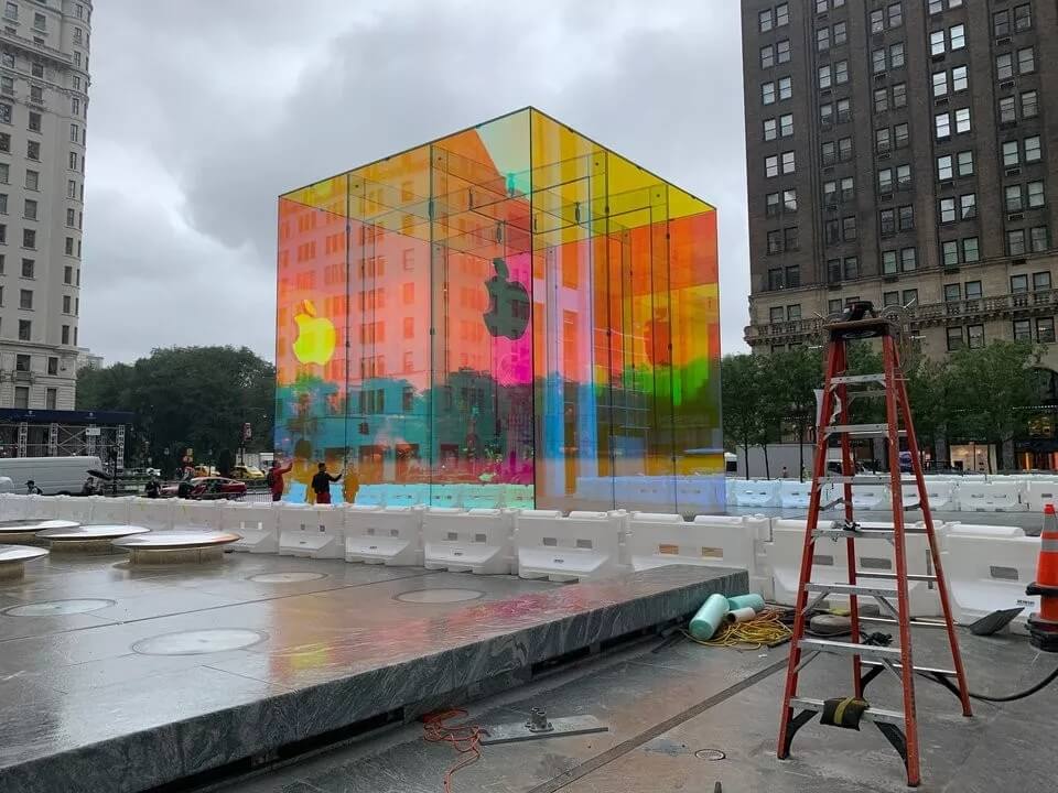 這一次，蘋果店讓大家「性高潮」了！網(wǎng)友：在紐約大道升起彩虹！