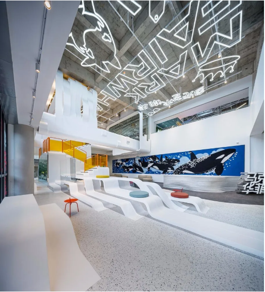 辦公室規(guī)劃成這樣 你還想在家辦公嗎？--馬克華菲上海總部辦公室